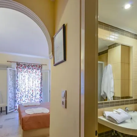 Venus Hotel 4*
