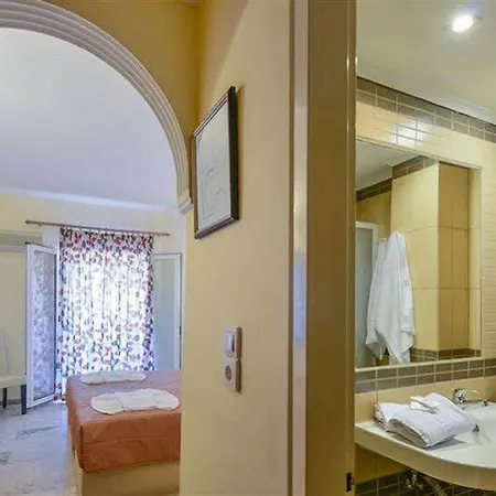 Venus Hotel 4*